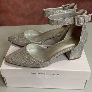 NWT low heel silver glitter pumps